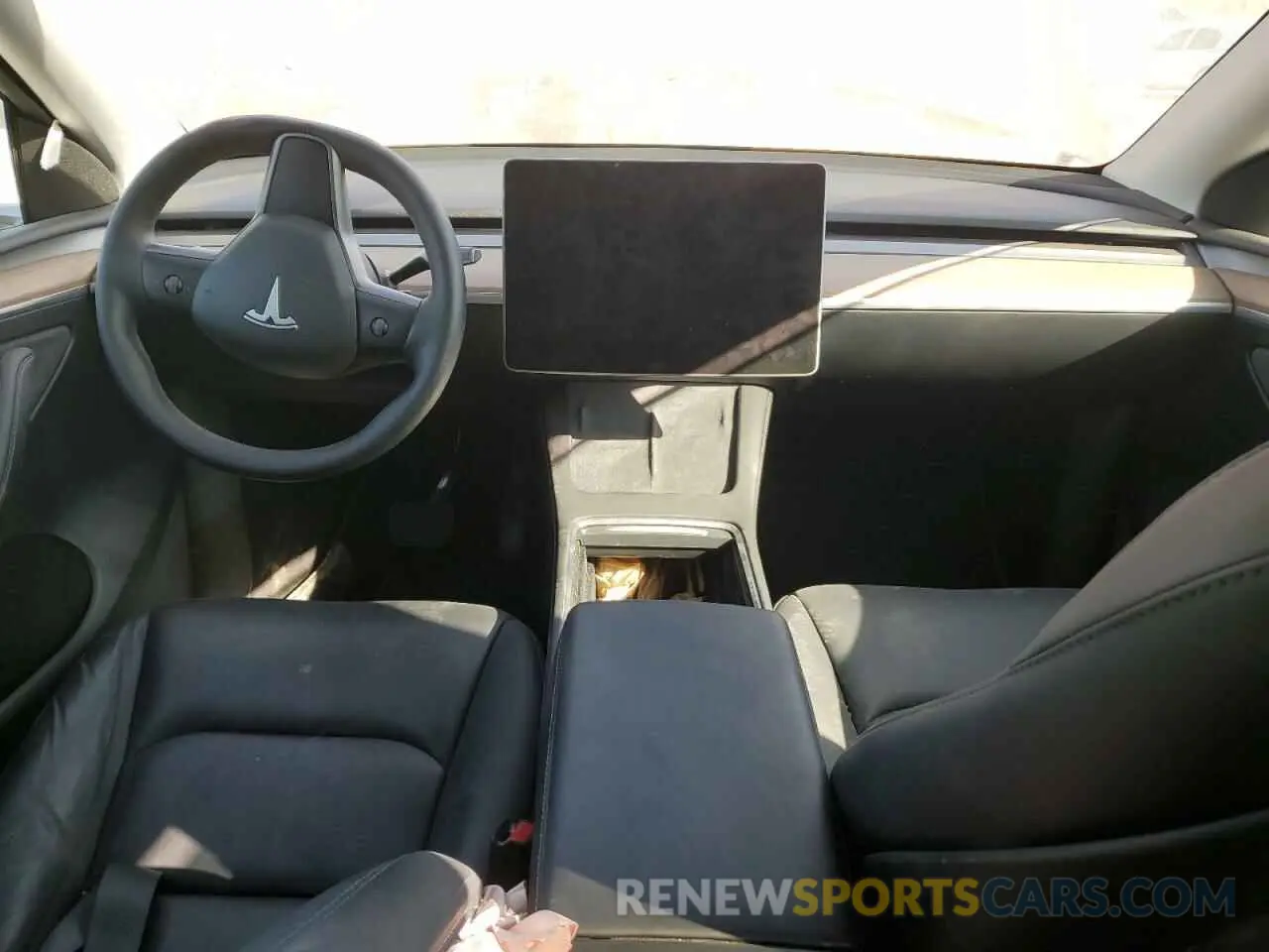 8 Photograph of a damaged car 7SAYGDEDXRF005354 TESLA MODEL Y 2024