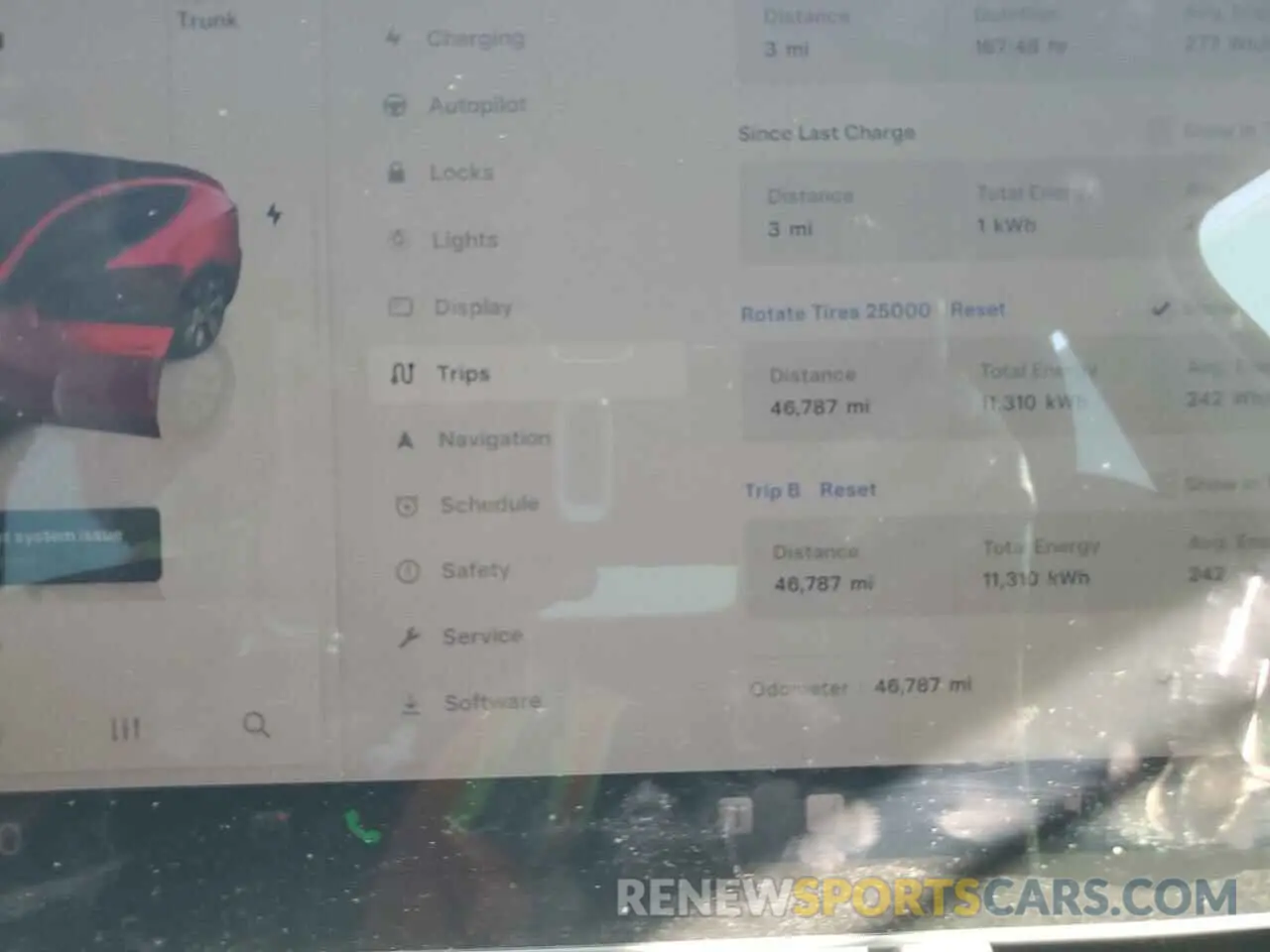 9 Photograph of a damaged car 7SAYGDEDXRF005354 TESLA MODEL Y 2024