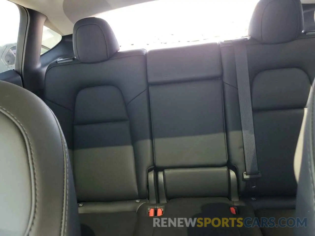 10 Photograph of a damaged car 7SAYGDEDXRF008898 TESLA MODEL Y 2024