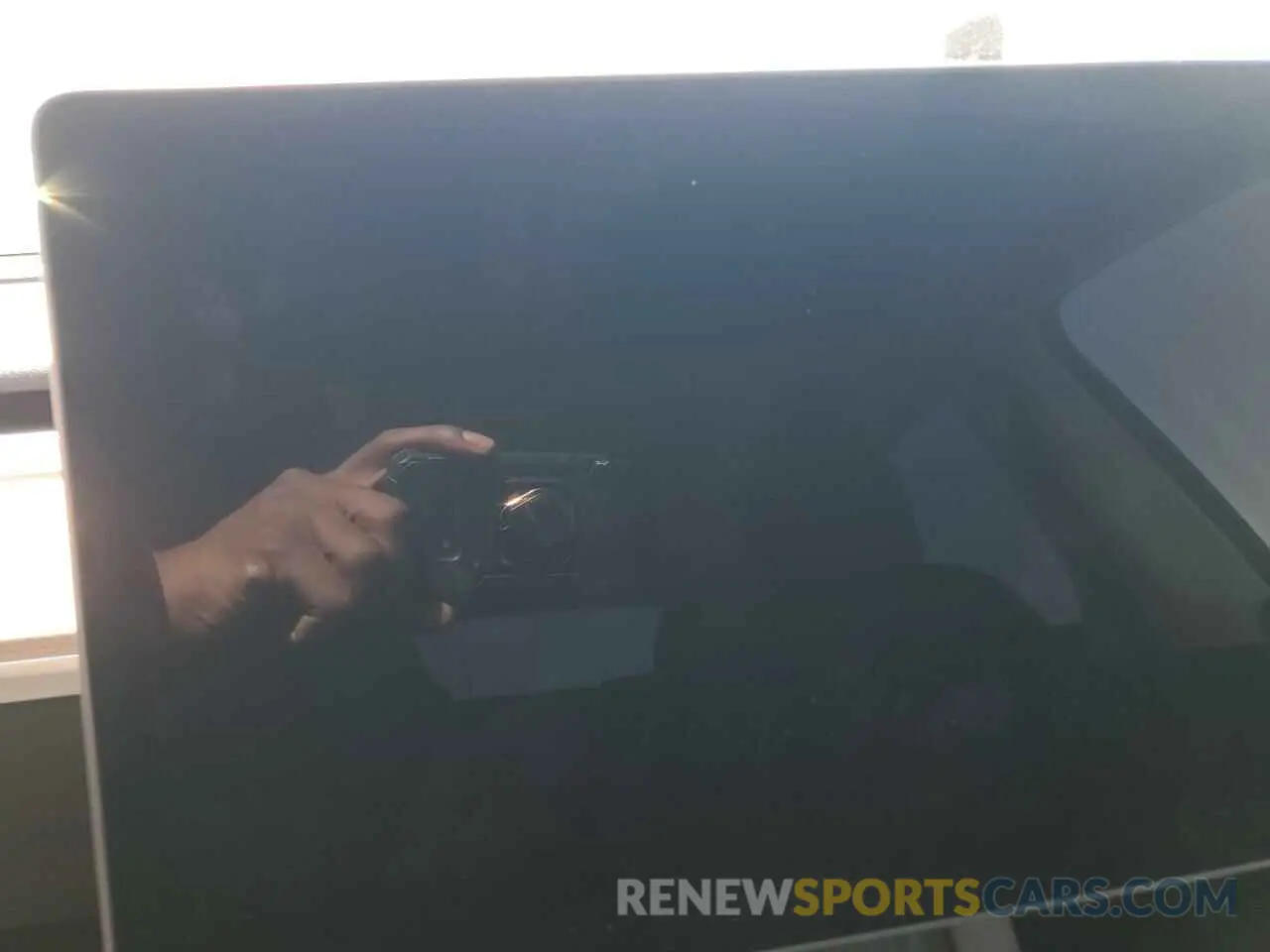 9 Photograph of a damaged car 7SAYGDEDXRF008898 TESLA MODEL Y 2024
