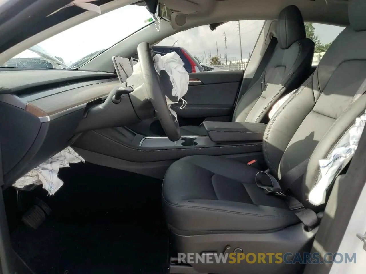 7 Photograph of a damaged car 7SAYGDEDXRF054473 TESLA MODEL Y 2024