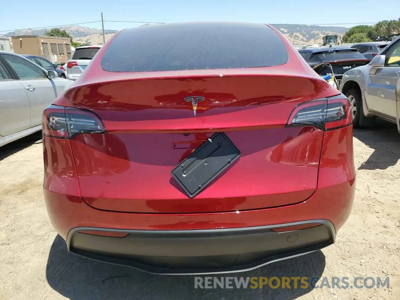 6 Photograph of a damaged car 7SAYGDEDXRF091121 TESLA MODEL Y 2024