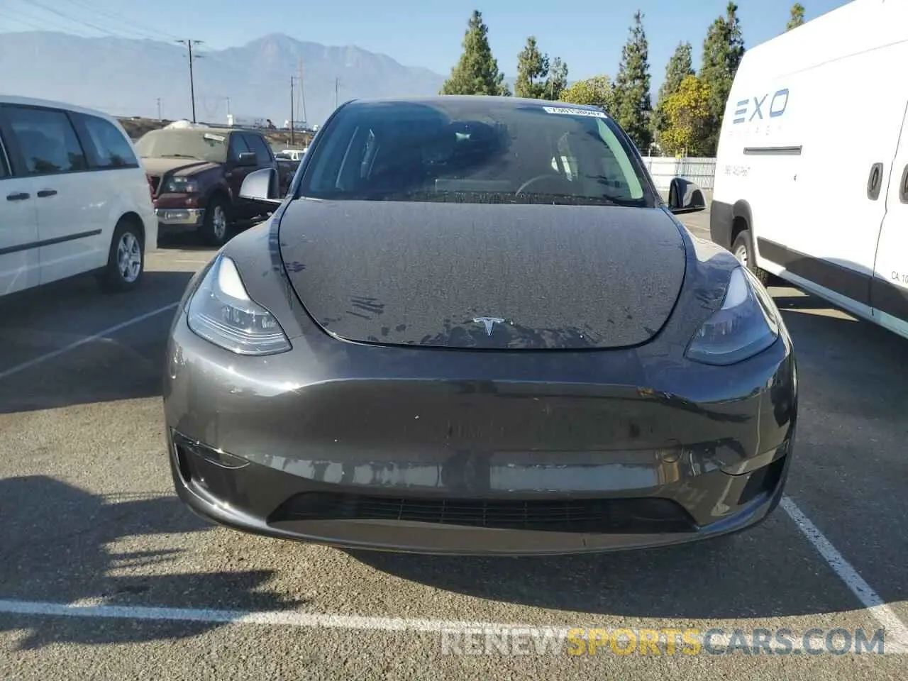 5 Photograph of a damaged car 7SAYGDEDXRF103509 TESLA MODEL Y 2024
