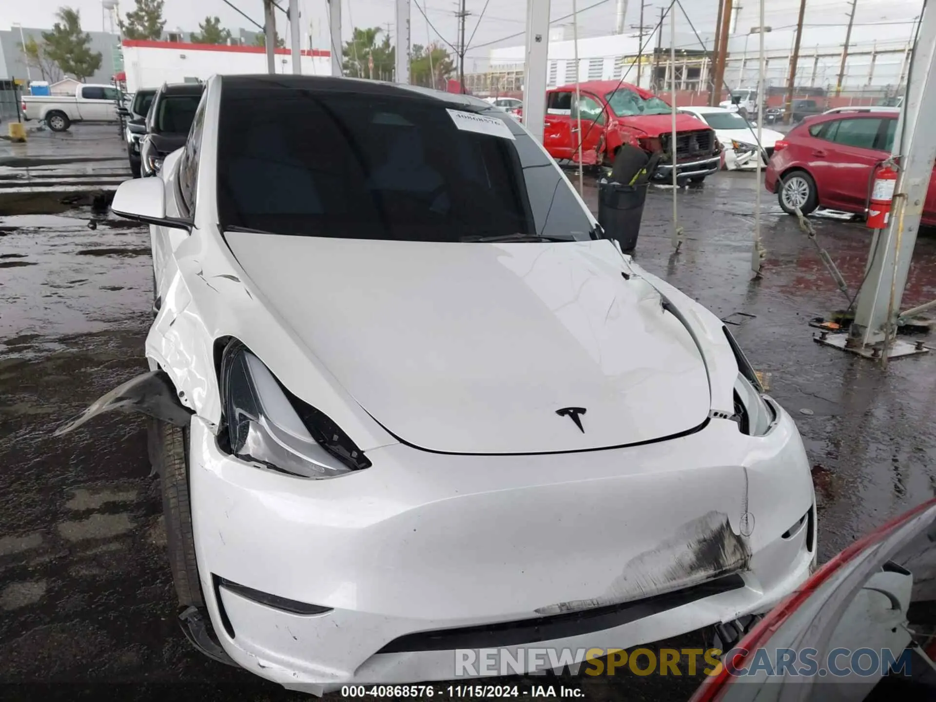 11 Photograph of a damaged car 7SAYGDEDXRF108967 TESLA MODEL Y 2024
