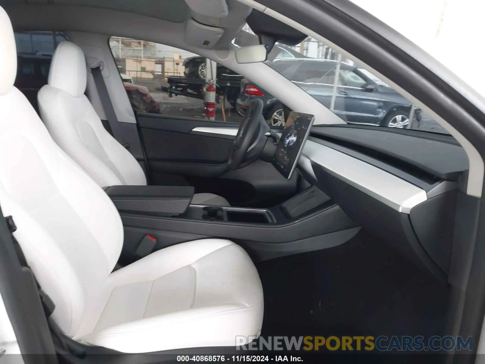 5 Photograph of a damaged car 7SAYGDEDXRF108967 TESLA MODEL Y 2024