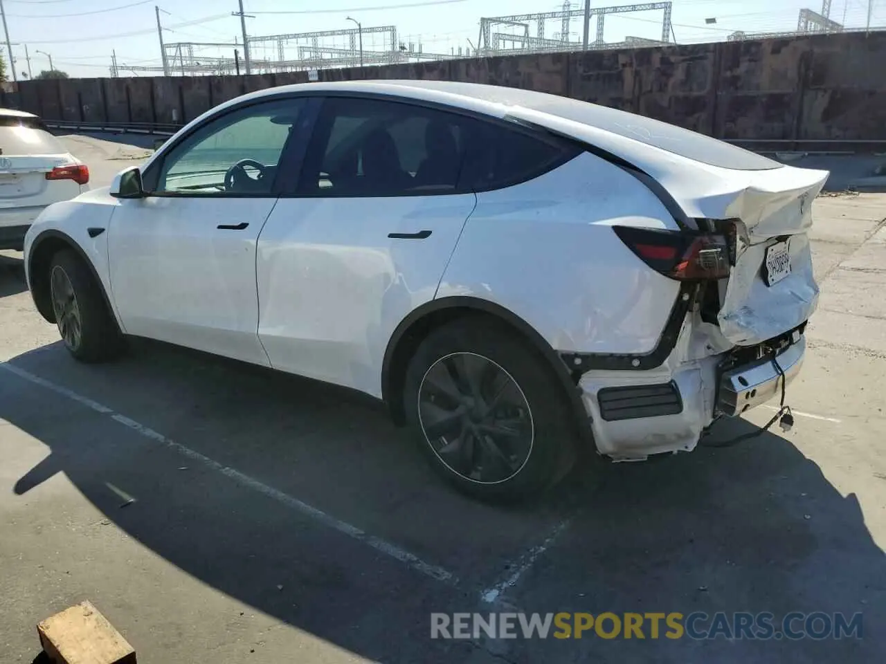 2 Photograph of a damaged car 7SAYGDEDXRF110766 TESLA MODEL Y 2024