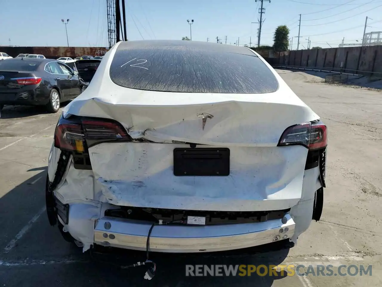 6 Photograph of a damaged car 7SAYGDEDXRF110766 TESLA MODEL Y 2024