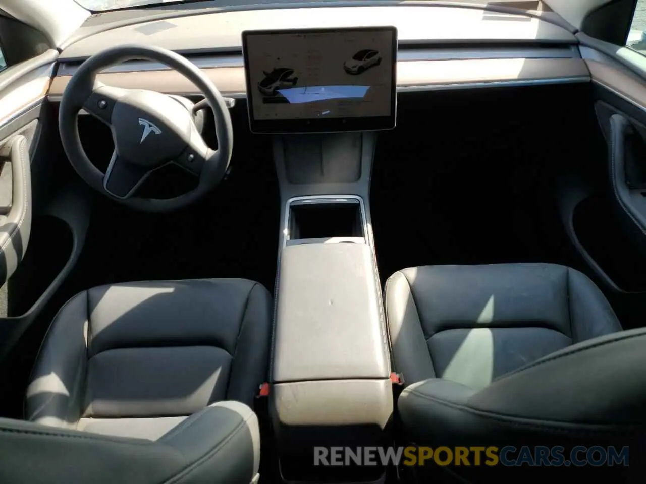 8 Photograph of a damaged car 7SAYGDEDXRF150412 TESLA MODEL Y 2024