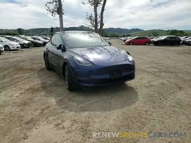 11 Photograph of a damaged car 7SAYGDEDXRF194538 TESLA MODEL Y 2024
