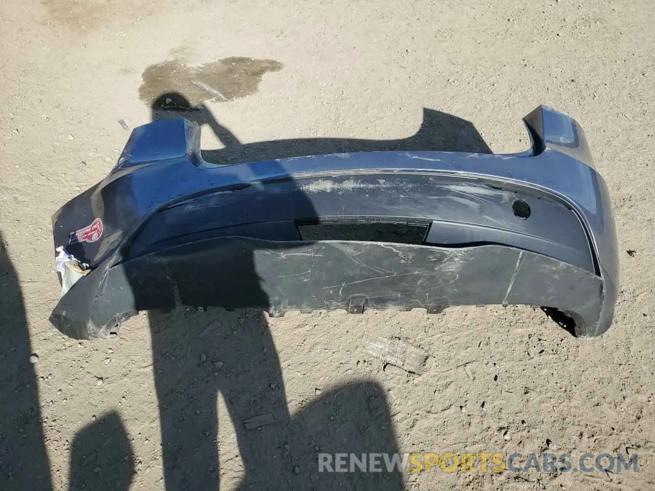 12 Photograph of a damaged car 7SAYGDEDXRF194622 TESLA MODEL Y 2024