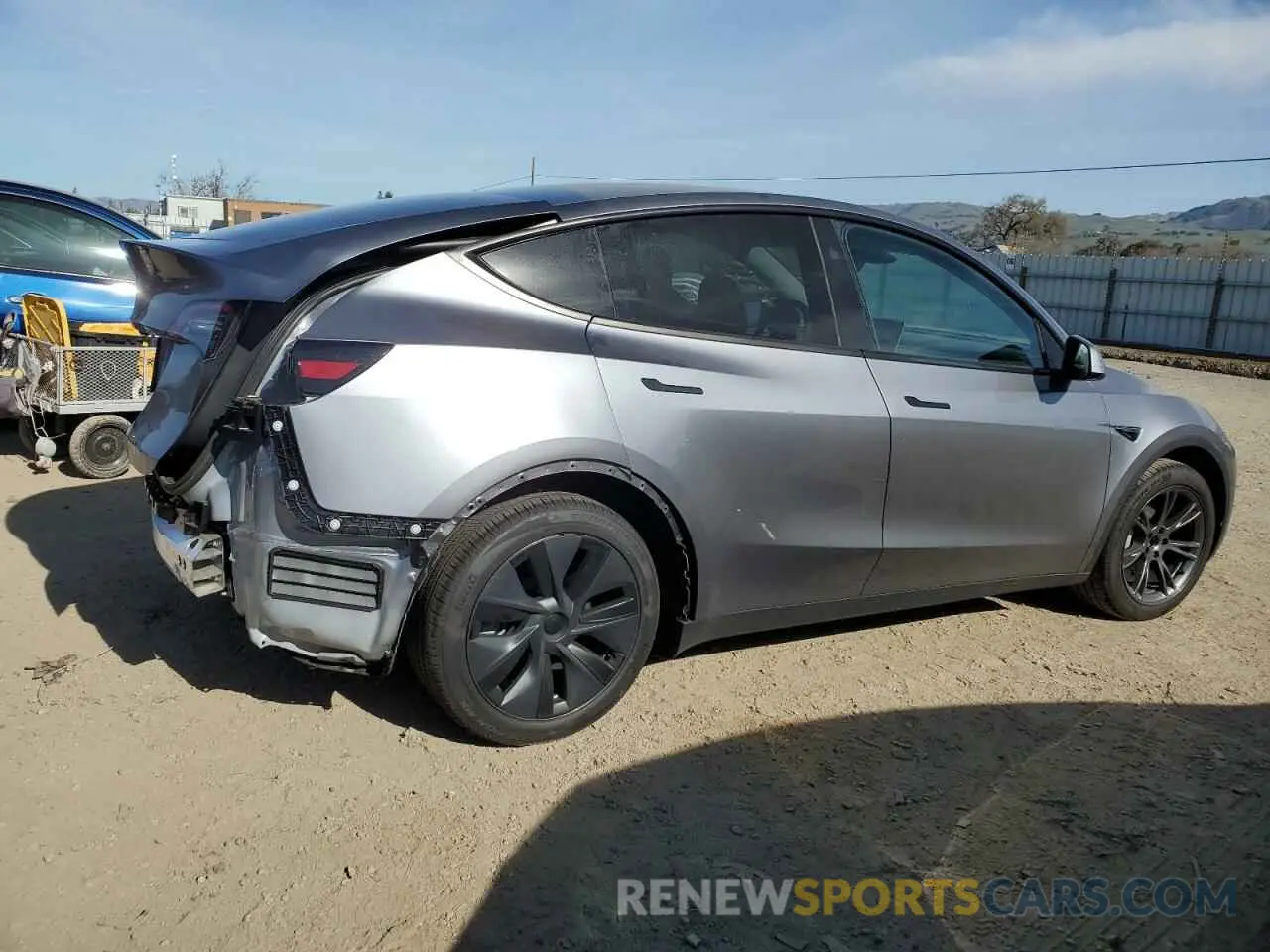 3 Photograph of a damaged car 7SAYGDEDXRF194622 TESLA MODEL Y 2024