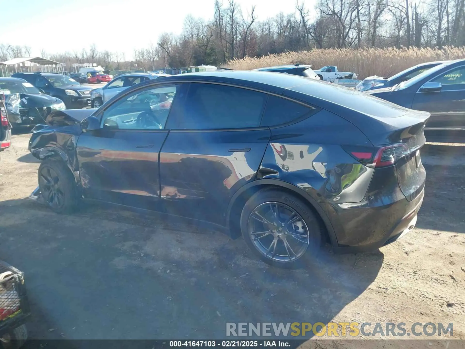 13 Photograph of a damaged car 7SAYGDEDXRF205280 TESLA MODEL Y 2024
