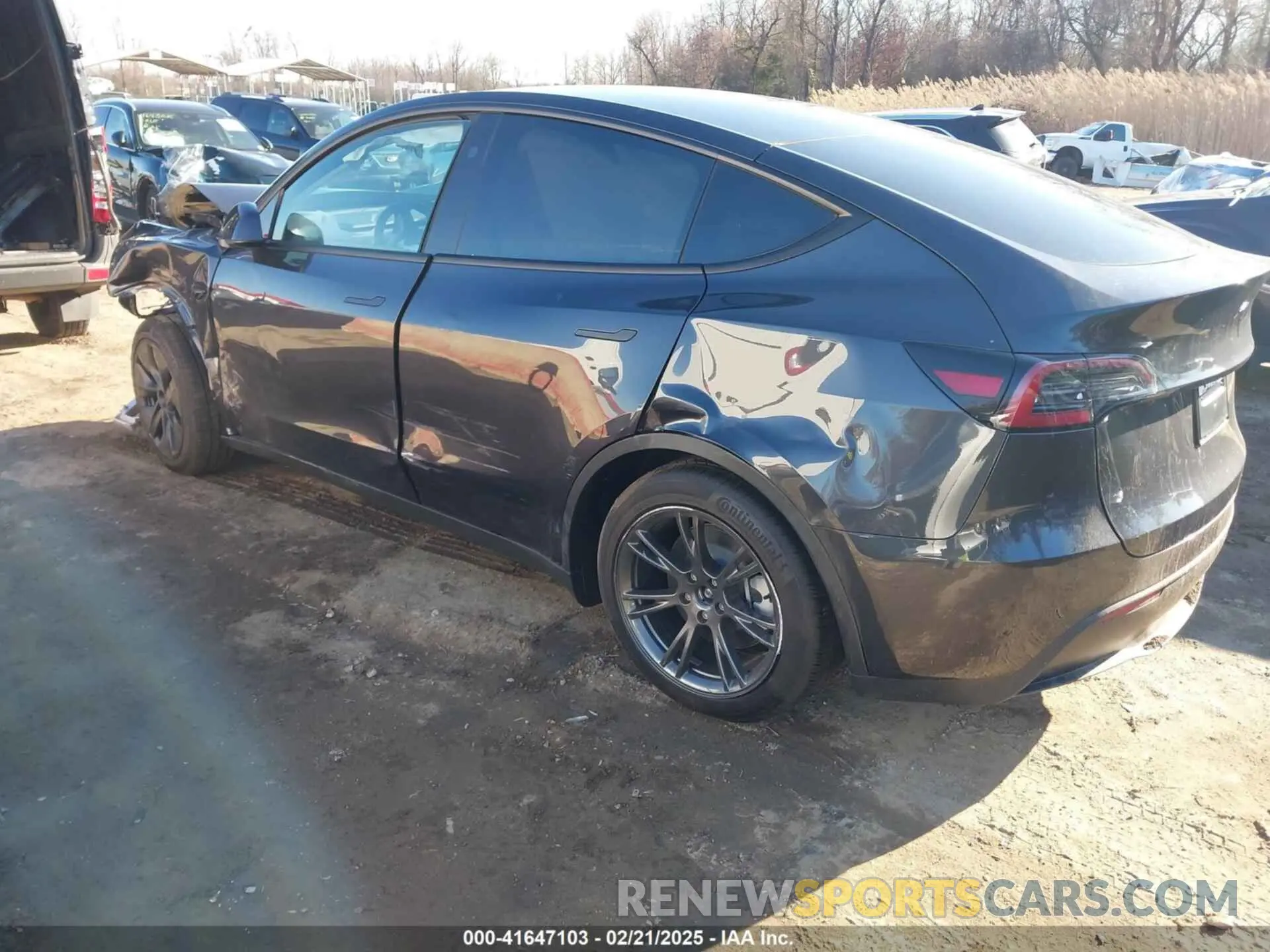 3 Photograph of a damaged car 7SAYGDEDXRF205280 TESLA MODEL Y 2024