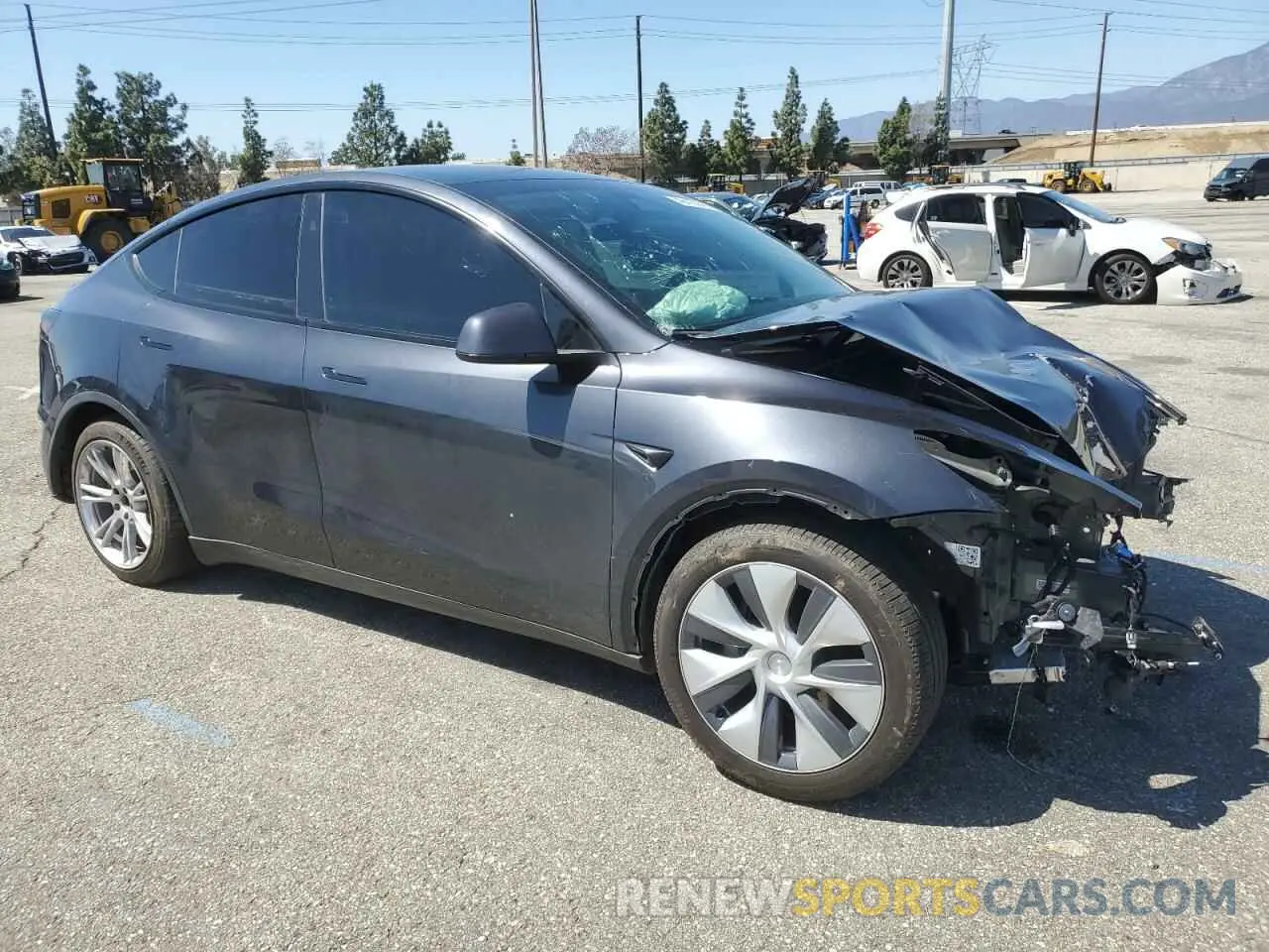 4 Photograph of a damaged car 7SAYGDEE0RA224927 TESLA MODEL Y 2024