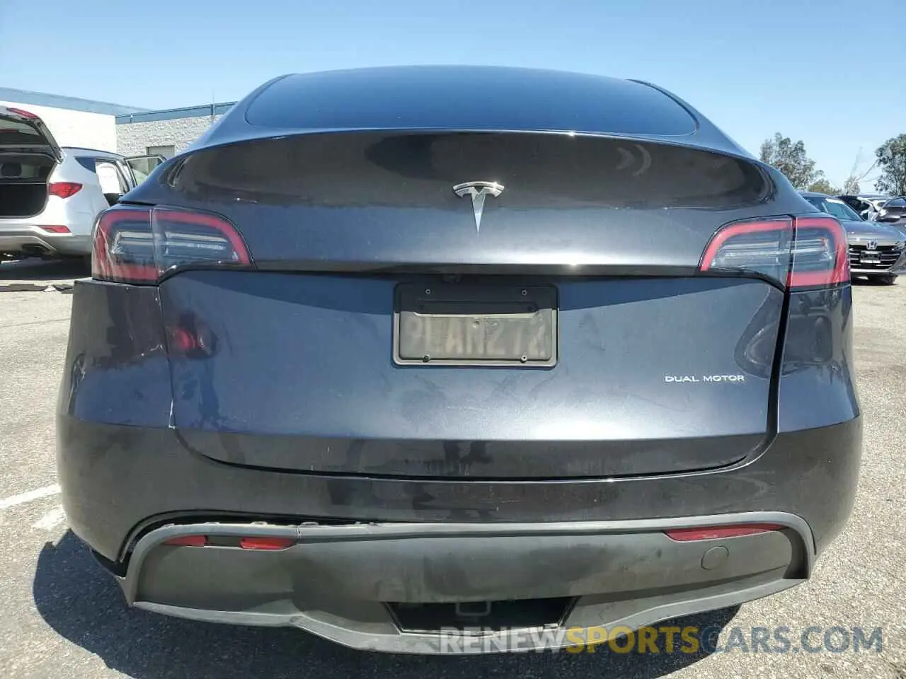 6 Photograph of a damaged car 7SAYGDEE0RA224927 TESLA MODEL Y 2024