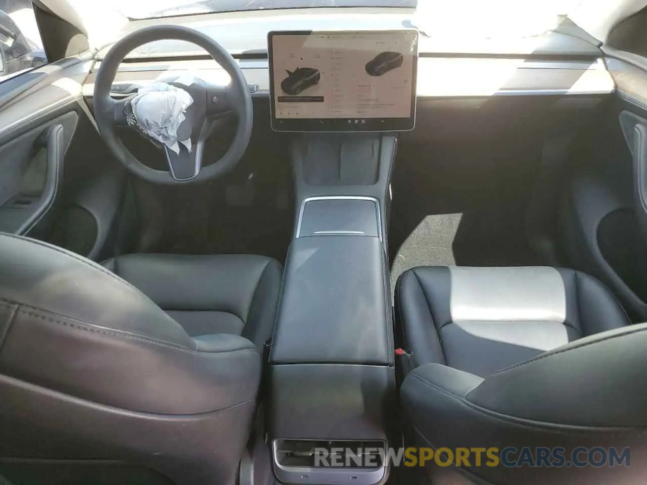 8 Photograph of a damaged car 7SAYGDEE0RA224927 TESLA MODEL Y 2024