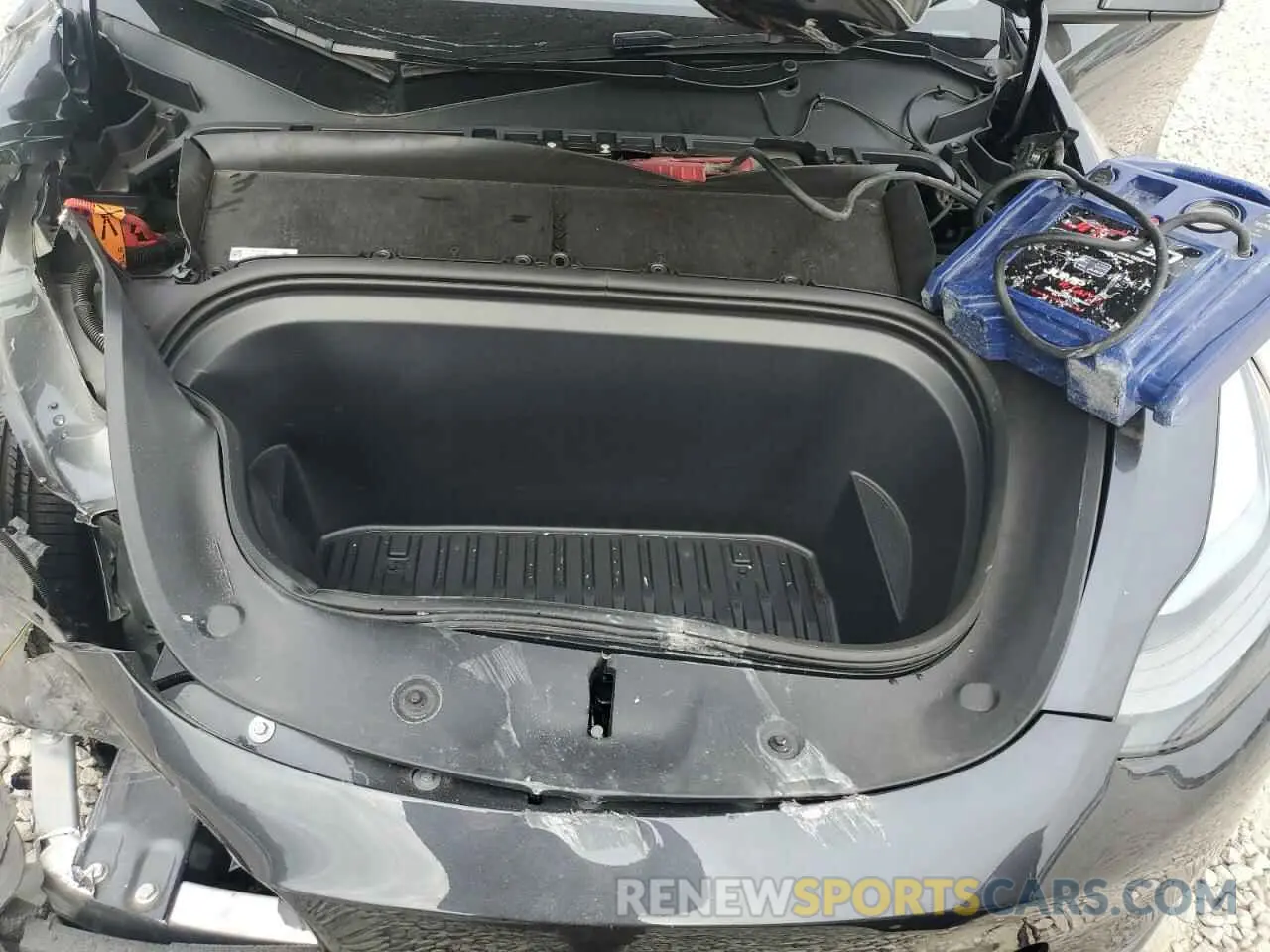 11 Photograph of a damaged car 7SAYGDEE0RA226581 TESLA MODEL Y 2024