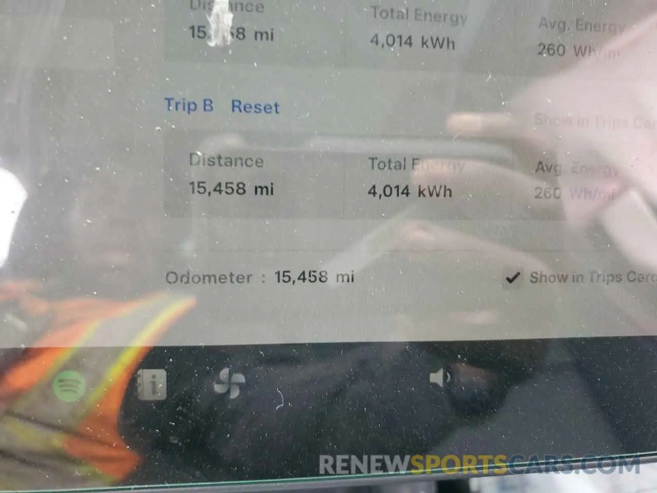 9 Photograph of a damaged car 7SAYGDEE0RA226581 TESLA MODEL Y 2024