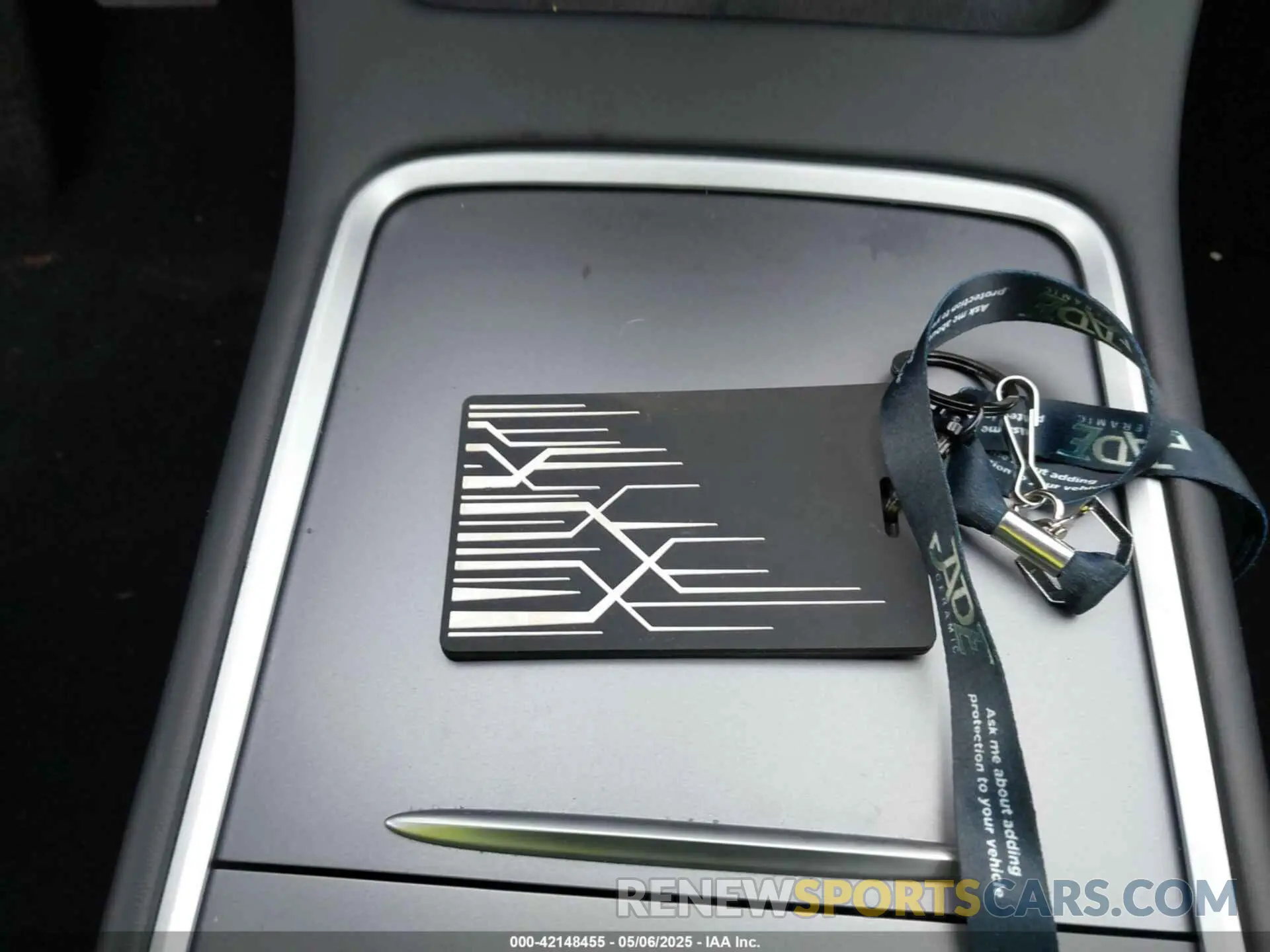 11 Photograph of a damaged car 7SAYGDEE0RA229691 TESLA MODEL Y 2024