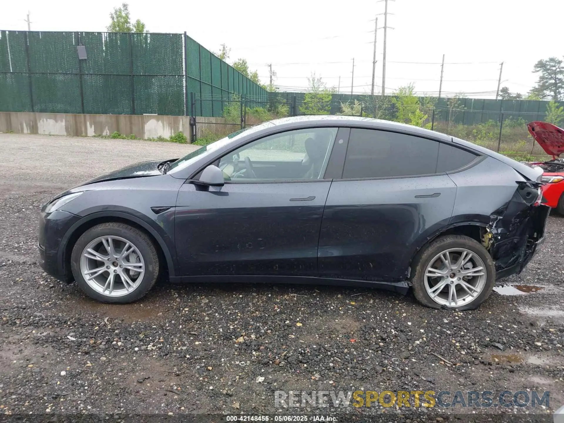 14 Photograph of a damaged car 7SAYGDEE0RA229691 TESLA MODEL Y 2024