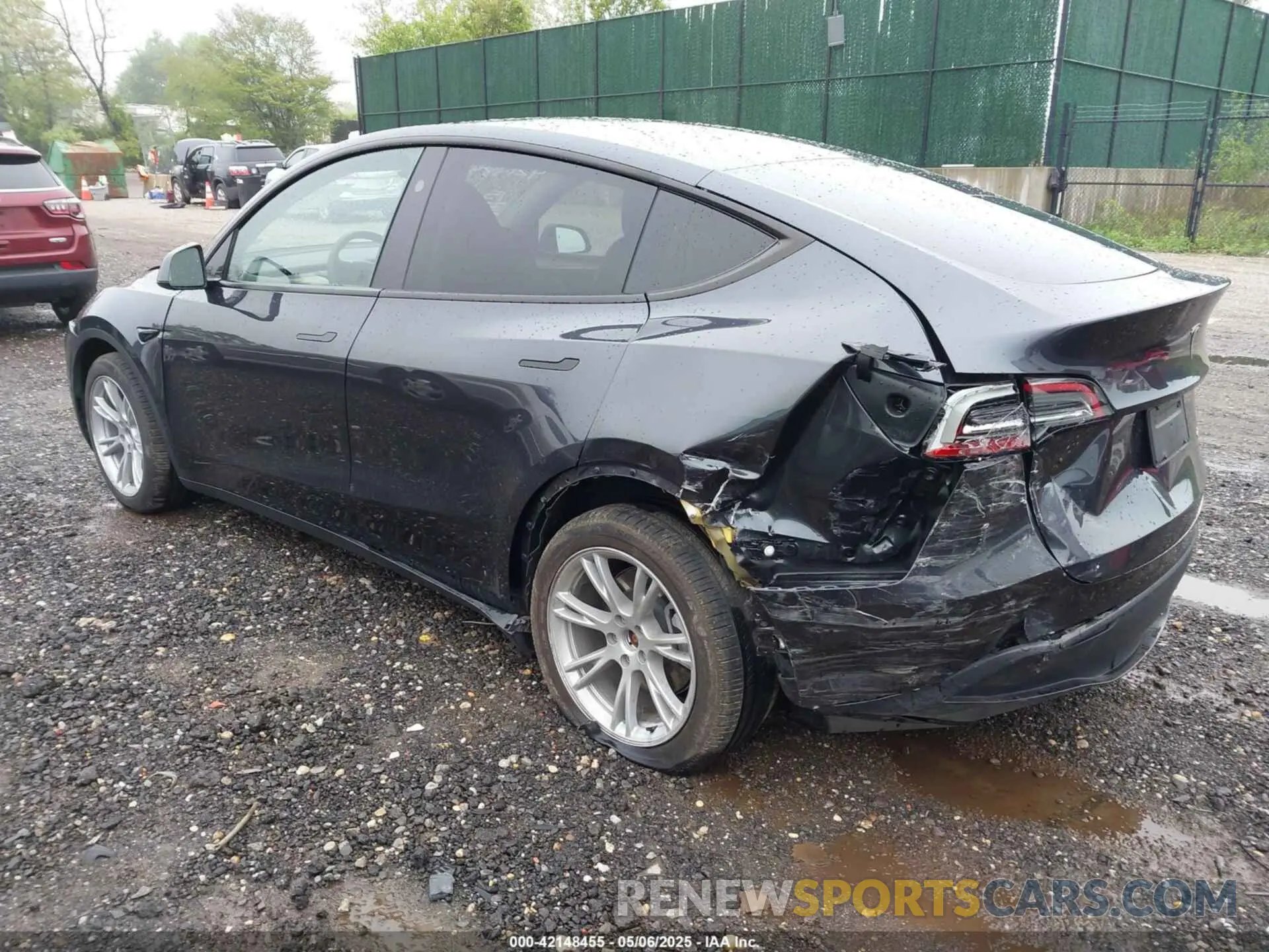 3 Photograph of a damaged car 7SAYGDEE0RA229691 TESLA MODEL Y 2024