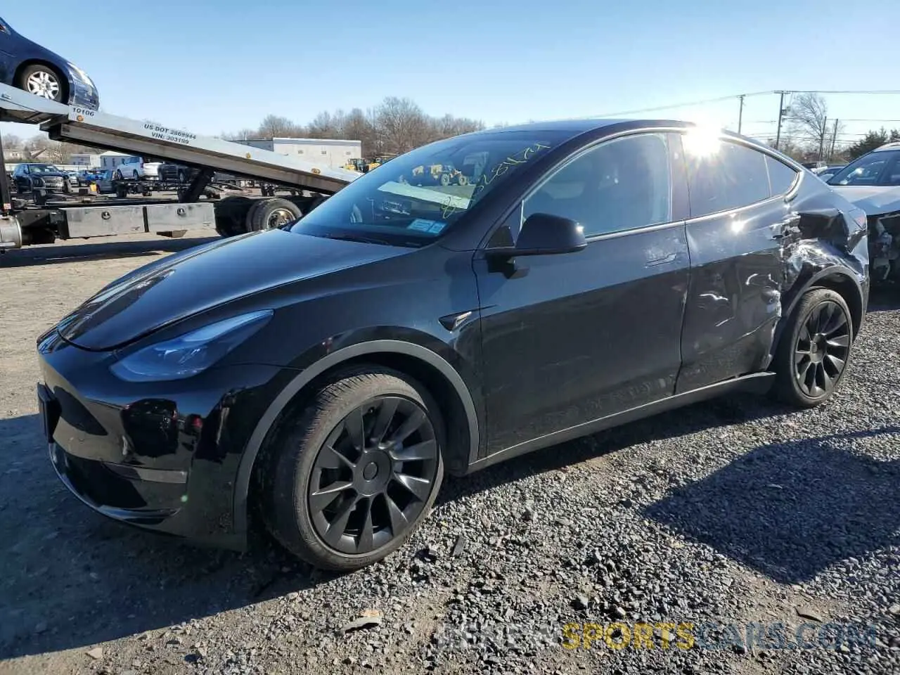 1 Photograph of a damaged car 7SAYGDEE0RA229867 TESLA MODEL Y 2024