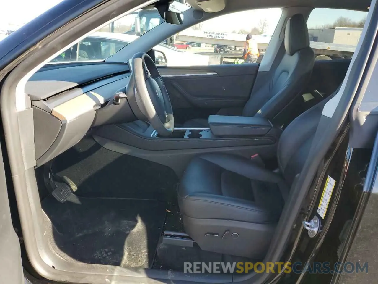7 Photograph of a damaged car 7SAYGDEE0RA229867 TESLA MODEL Y 2024