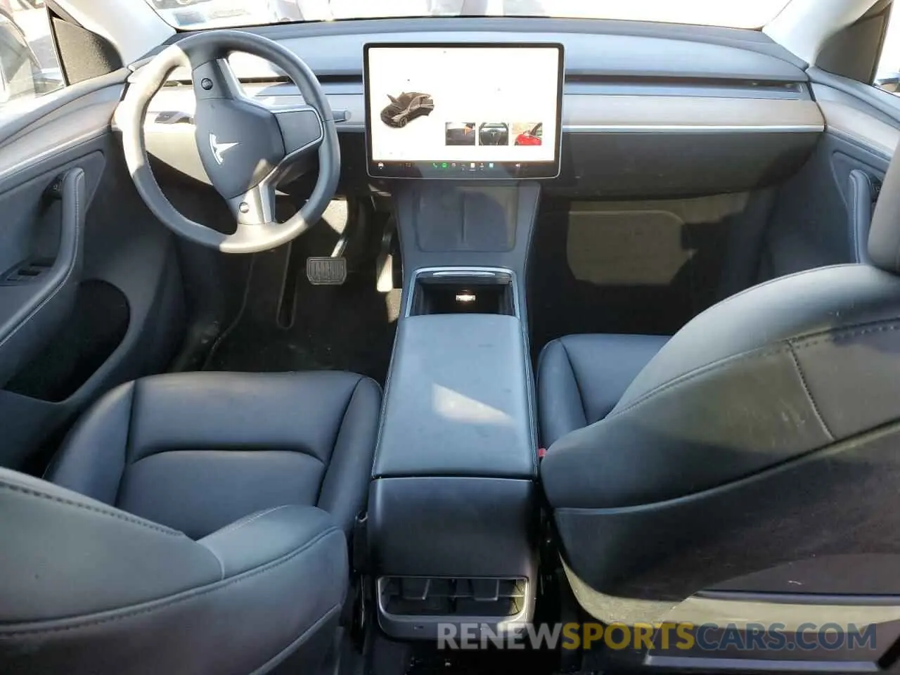 8 Photograph of a damaged car 7SAYGDEE0RA229867 TESLA MODEL Y 2024