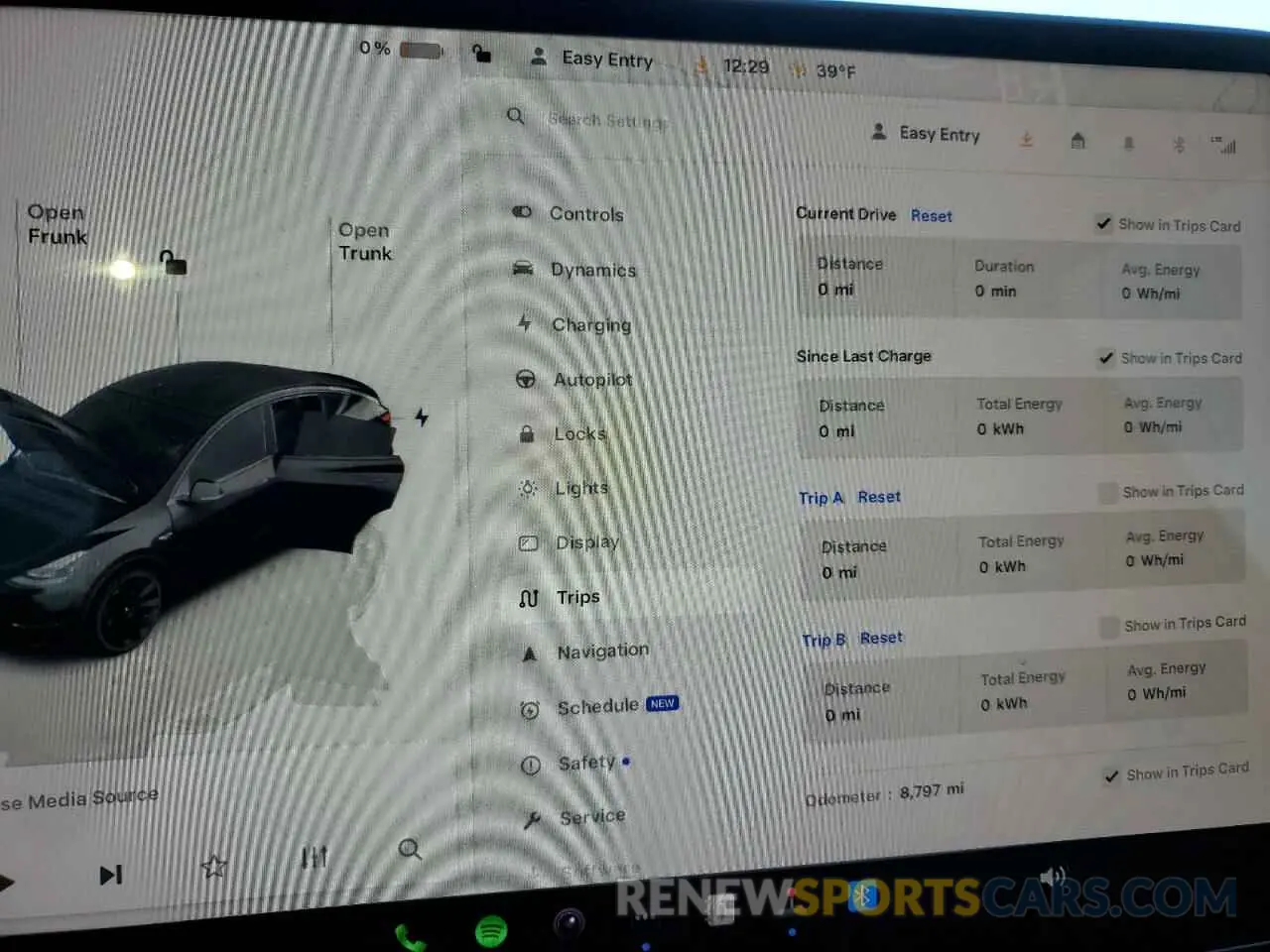 9 Photograph of a damaged car 7SAYGDEE0RA229867 TESLA MODEL Y 2024