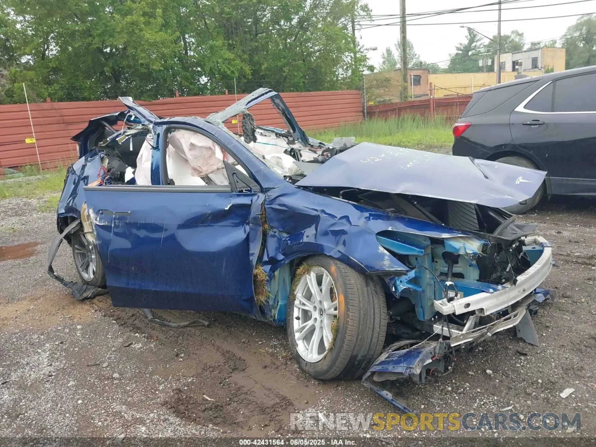 1 Photograph of a damaged car 7SAYGDEE0RA238102 TESLA MODEL Y 2024