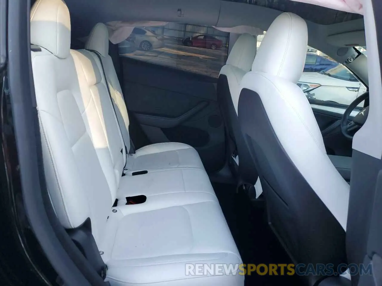 11 Photograph of a damaged car 7SAYGDEE0RA246829 TESLA MODEL Y 2024