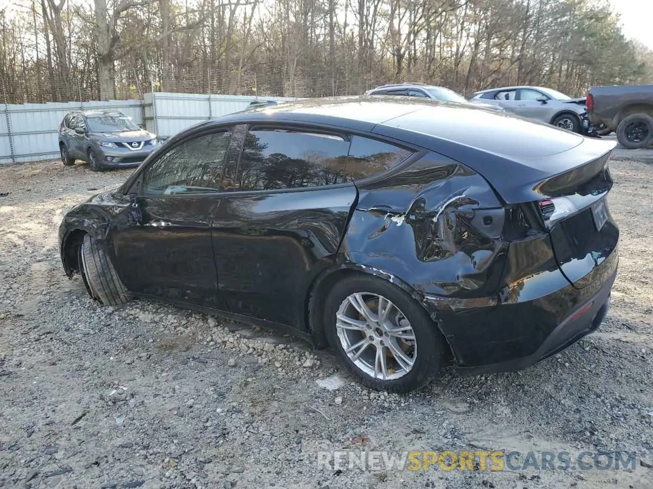 2 Photograph of a damaged car 7SAYGDEE0RA246829 TESLA MODEL Y 2024