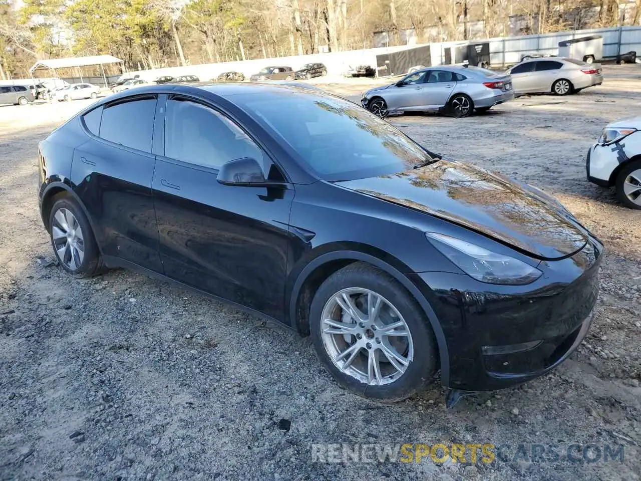 4 Photograph of a damaged car 7SAYGDEE0RA246829 TESLA MODEL Y 2024
