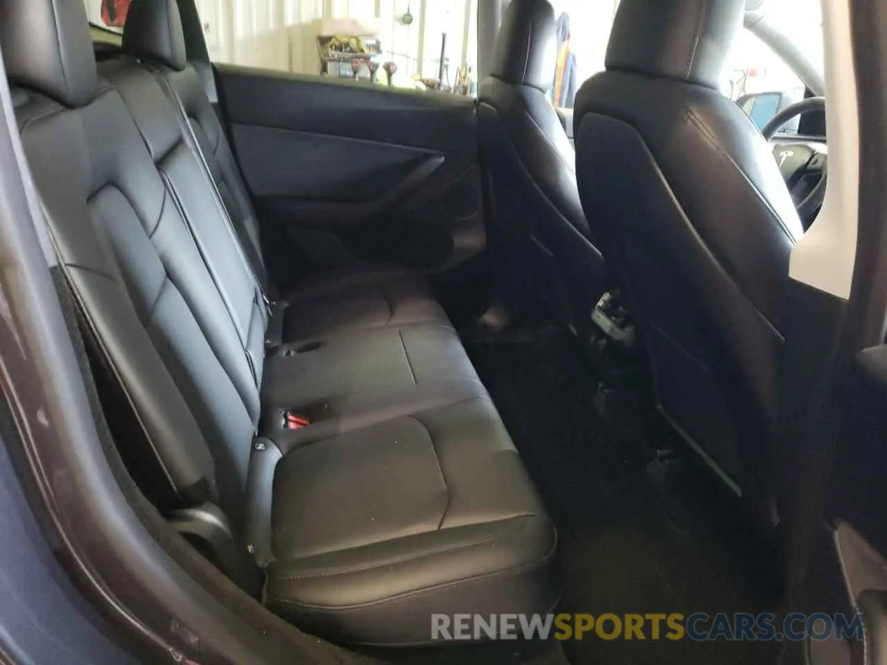 11 Photograph of a damaged car 7SAYGDEE0RA247799 TESLA MODEL Y 2024