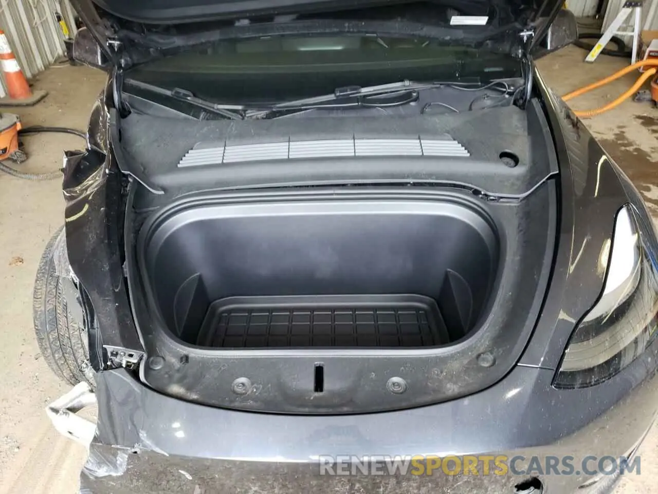 13 Photograph of a damaged car 7SAYGDEE0RA247799 TESLA MODEL Y 2024