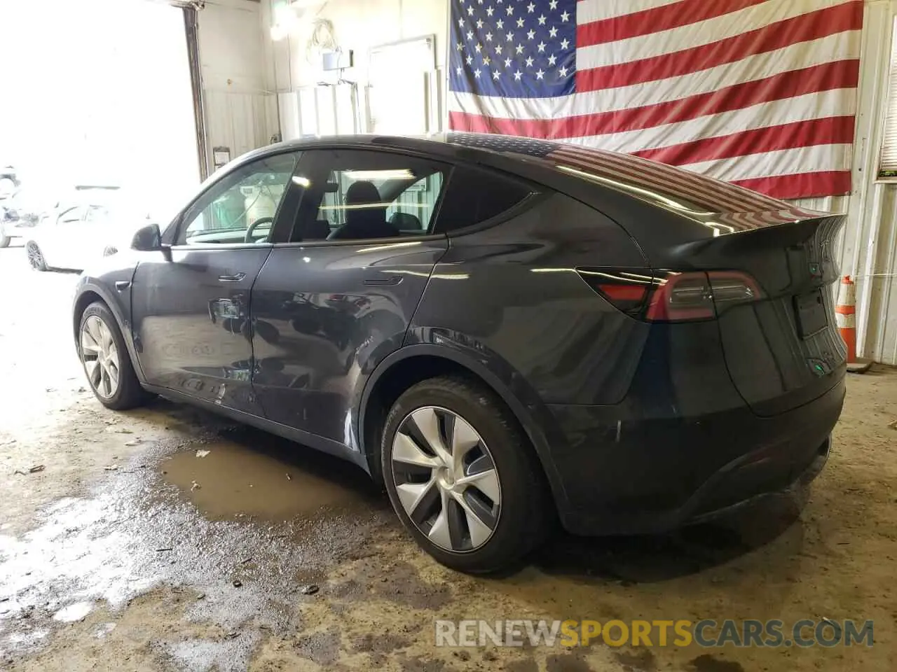 2 Photograph of a damaged car 7SAYGDEE0RA247799 TESLA MODEL Y 2024