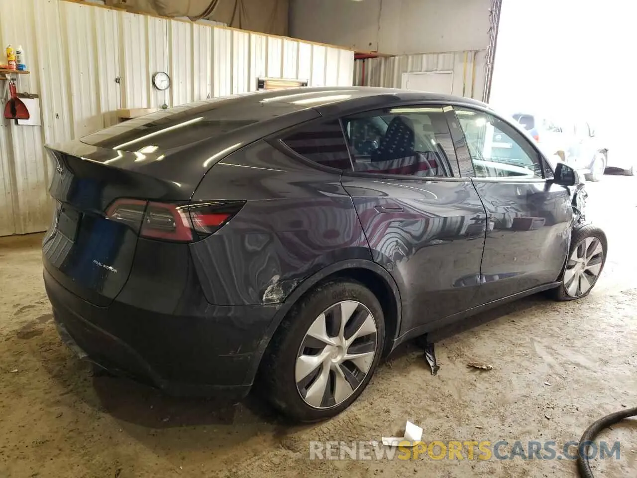 3 Photograph of a damaged car 7SAYGDEE0RA247799 TESLA MODEL Y 2024