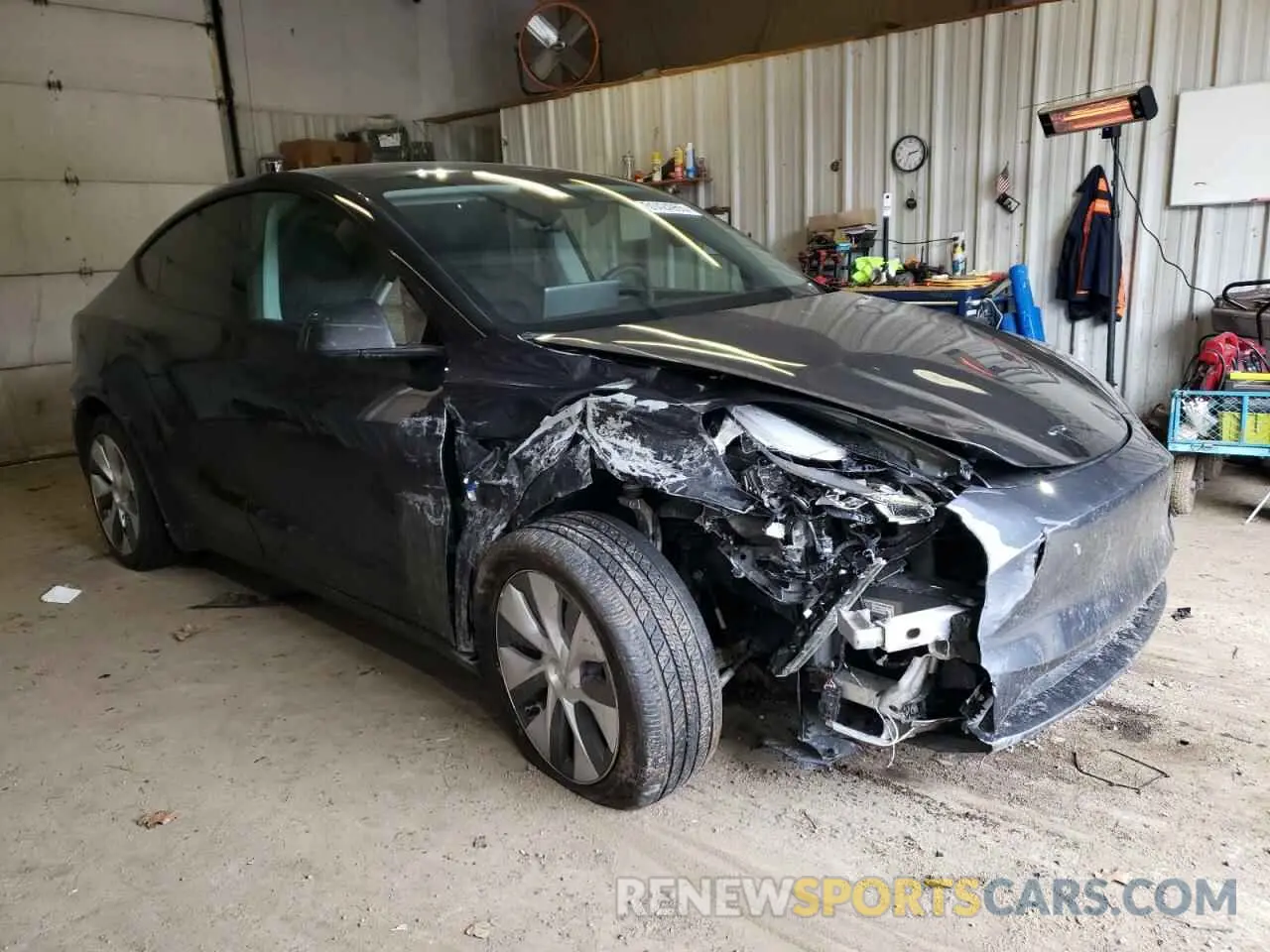 4 Photograph of a damaged car 7SAYGDEE0RA247799 TESLA MODEL Y 2024