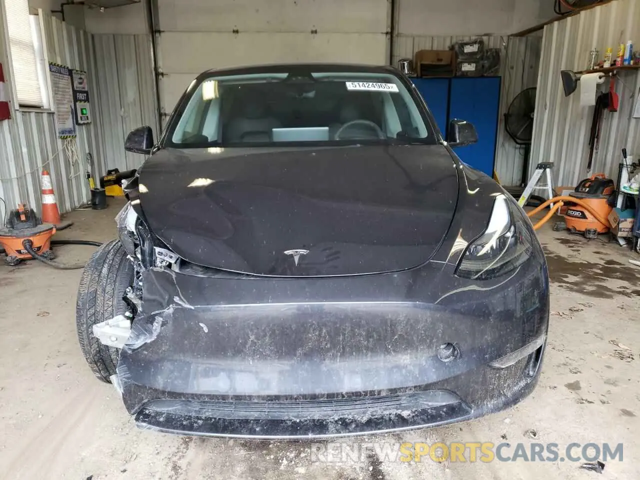 5 Photograph of a damaged car 7SAYGDEE0RA247799 TESLA MODEL Y 2024