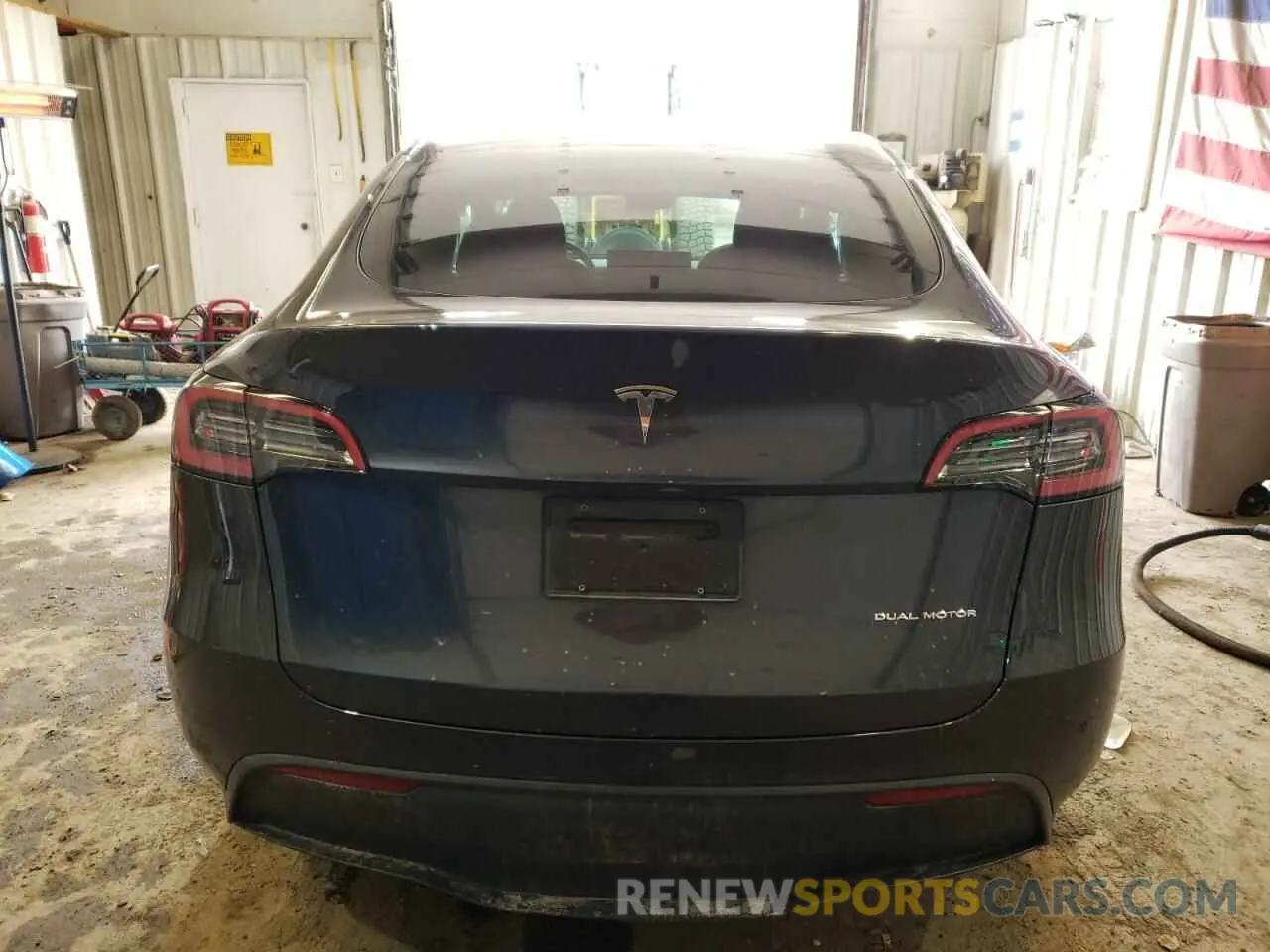 6 Photograph of a damaged car 7SAYGDEE0RA247799 TESLA MODEL Y 2024