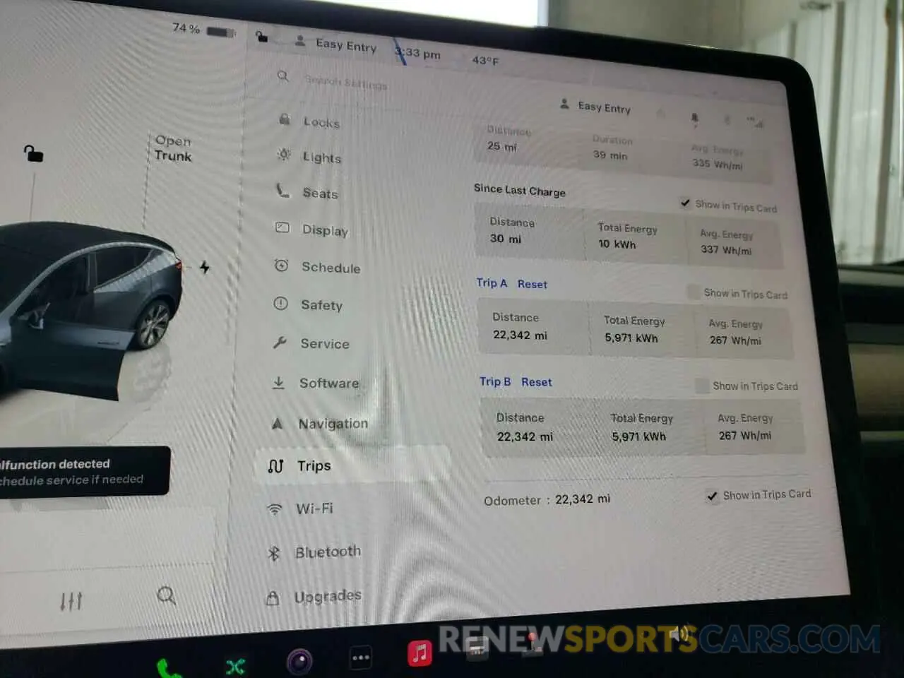 9 Photograph of a damaged car 7SAYGDEE0RA247799 TESLA MODEL Y 2024