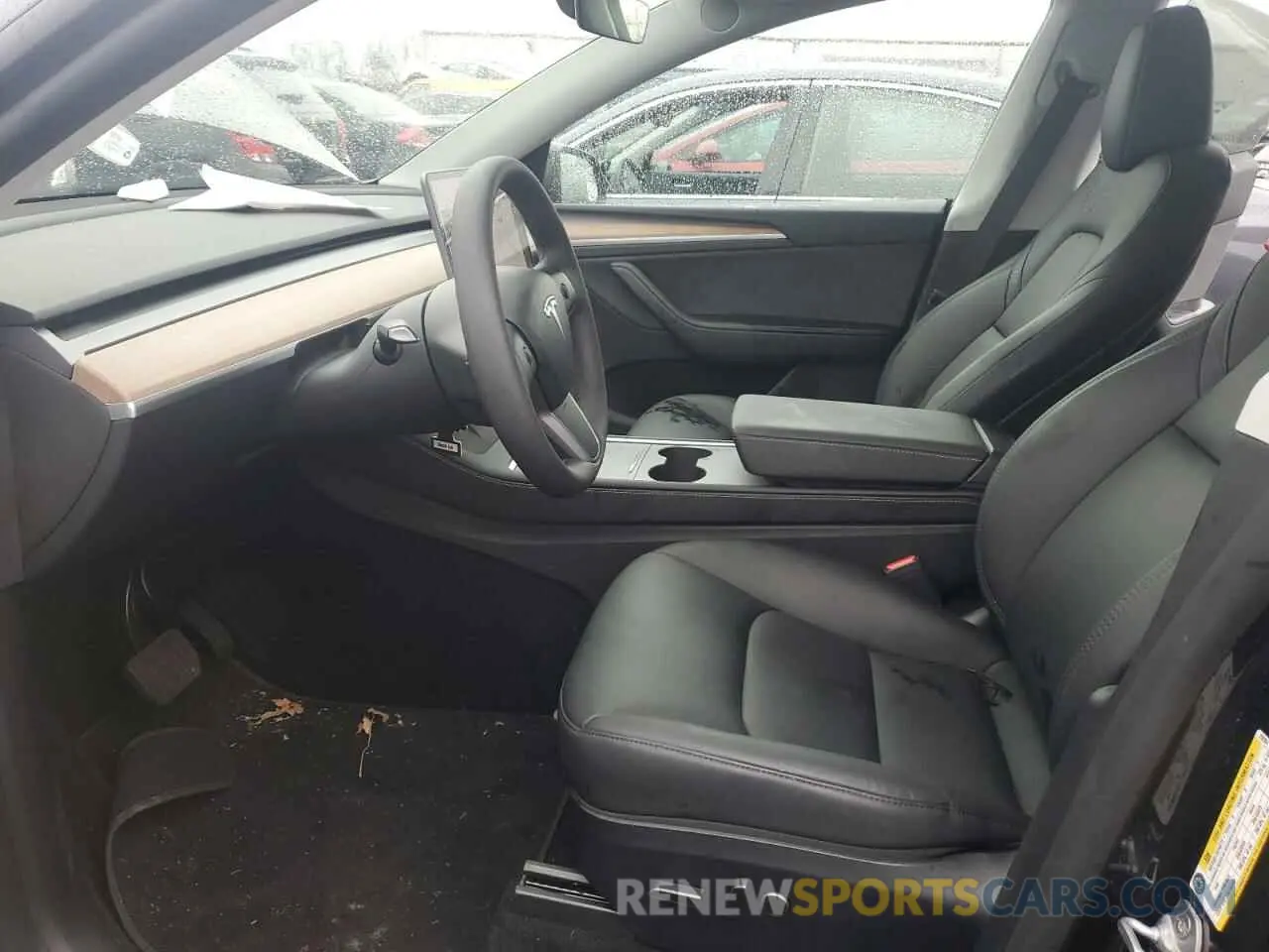 7 Photograph of a damaged car 7SAYGDEE0RA250394 TESLA MODEL Y 2024