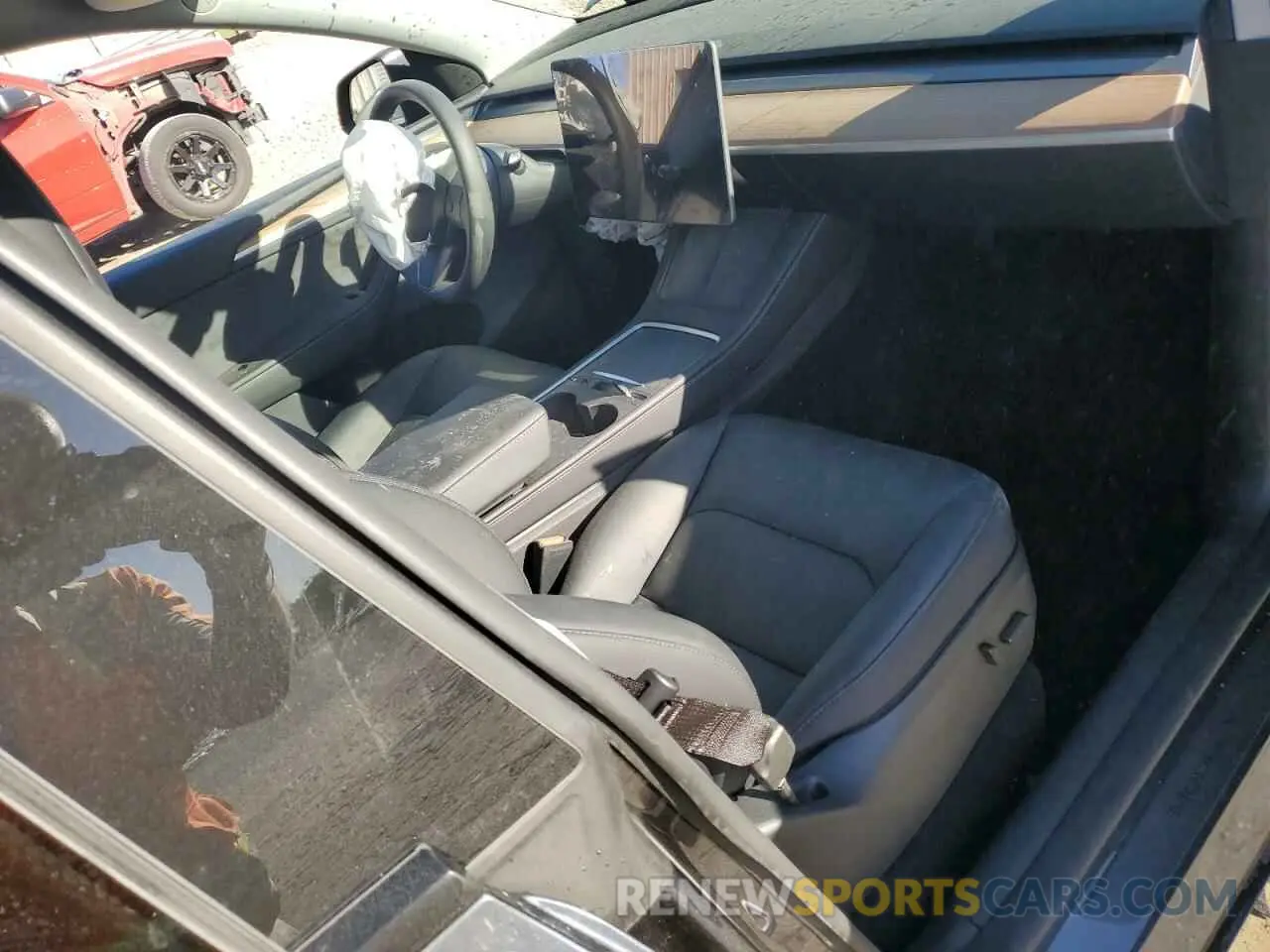 8 Photograph of a damaged car 7SAYGDEE0RA253280 TESLA MODEL Y 2024
