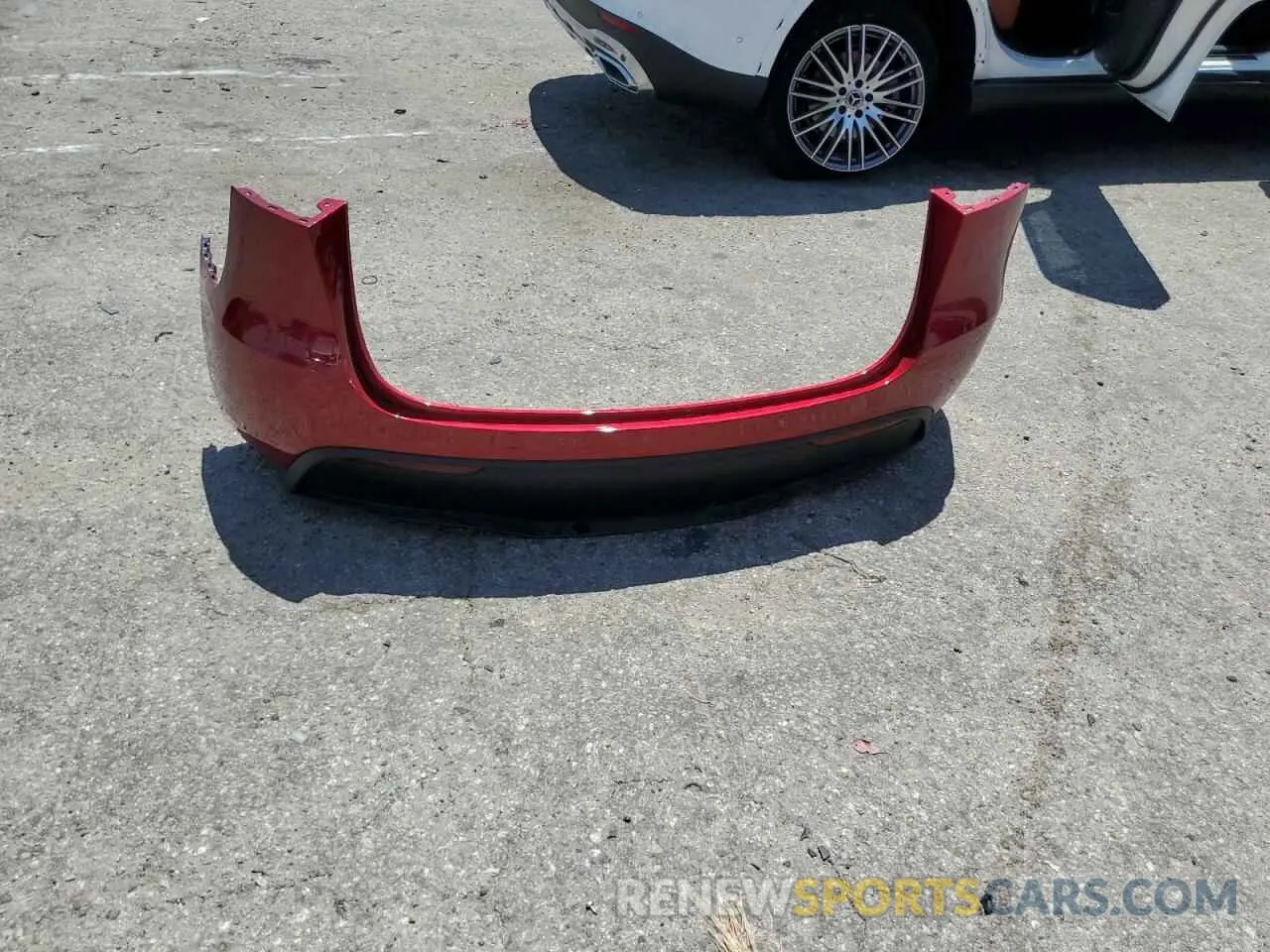 12 Photograph of a damaged car 7SAYGDEE0RA259631 TESLA MODEL Y 2024