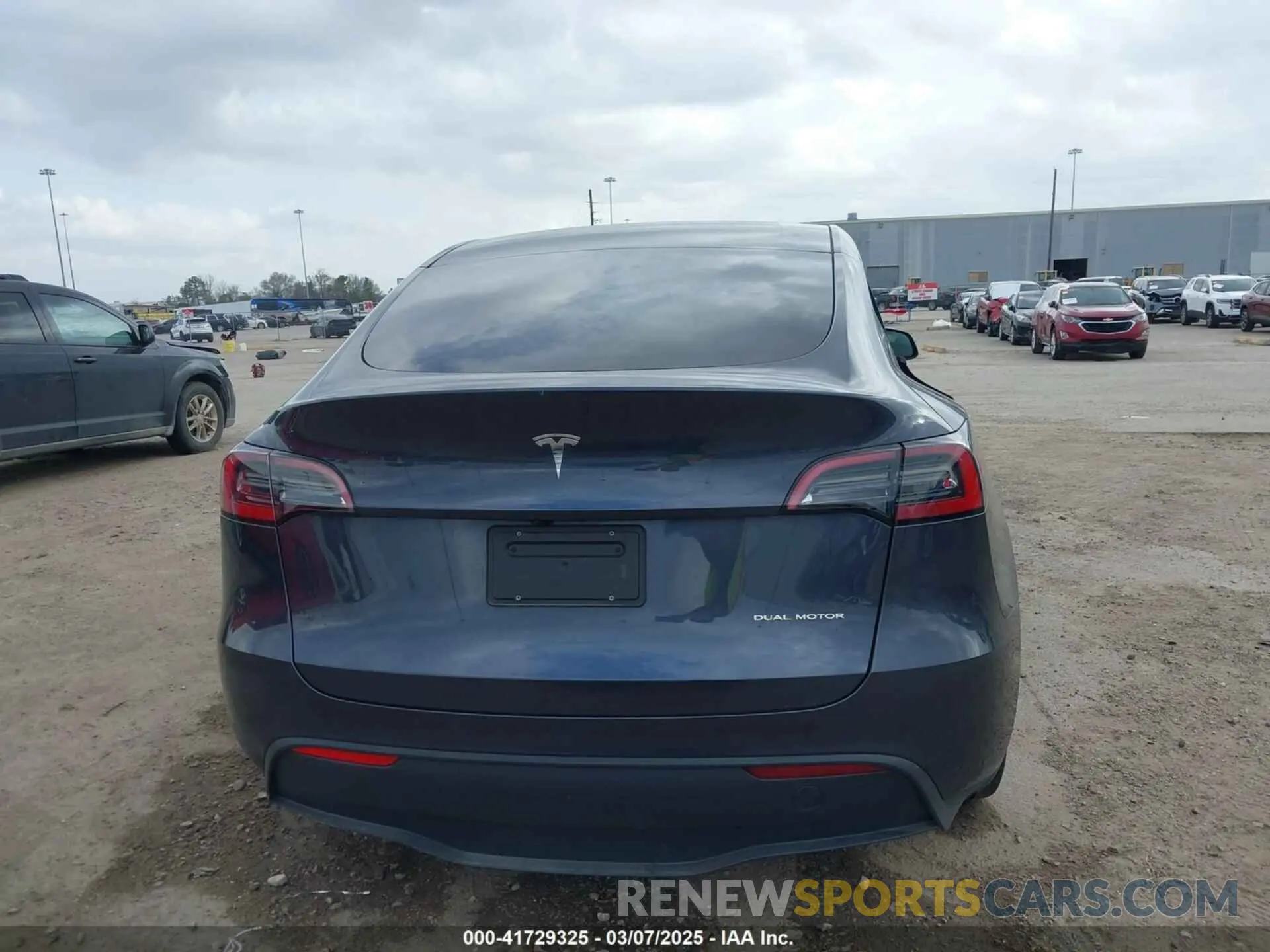 16 Photograph of a damaged car 7SAYGDEE0RA261489 TESLA MODEL Y 2024