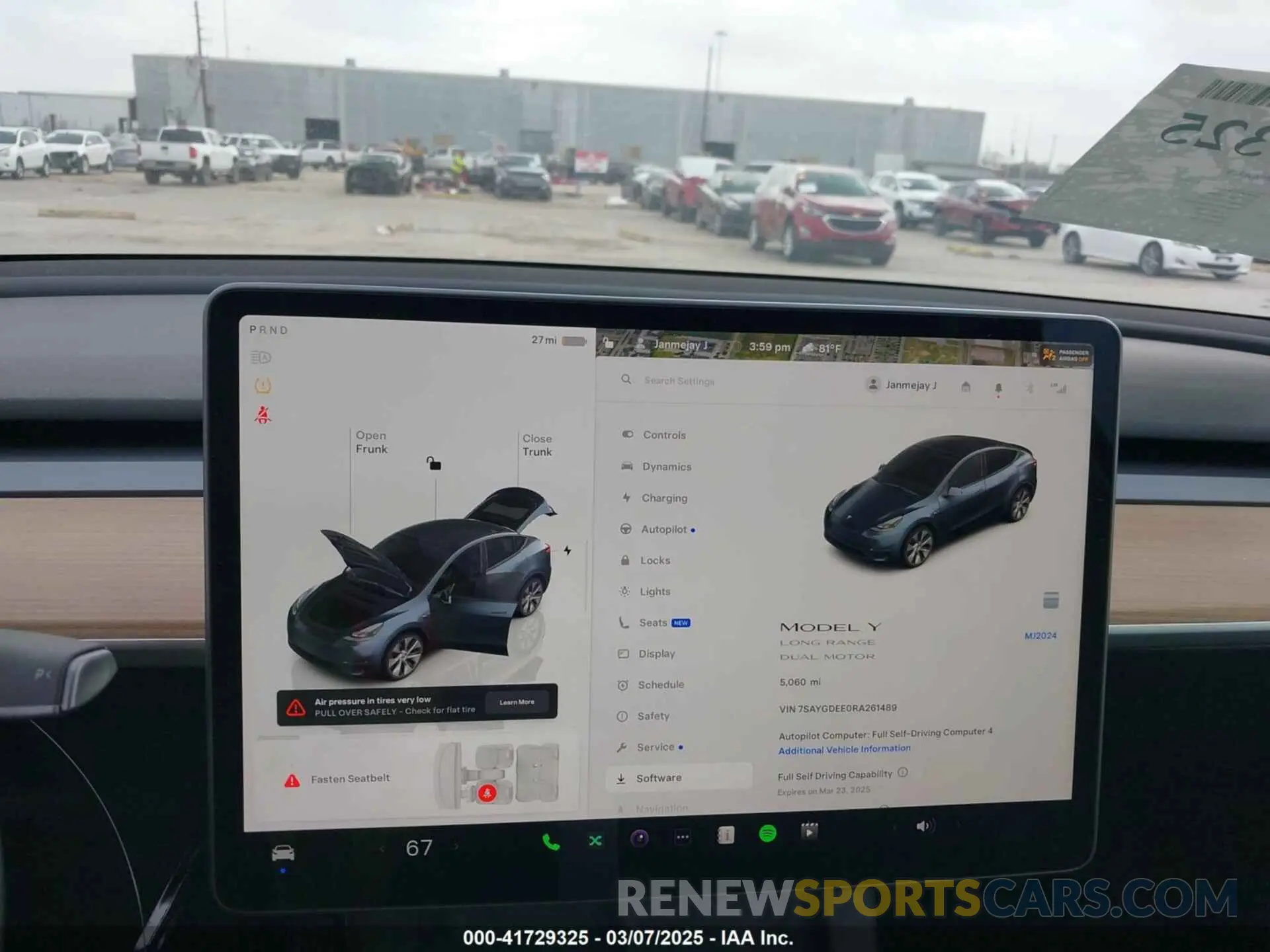 18 Photograph of a damaged car 7SAYGDEE0RA261489 TESLA MODEL Y 2024