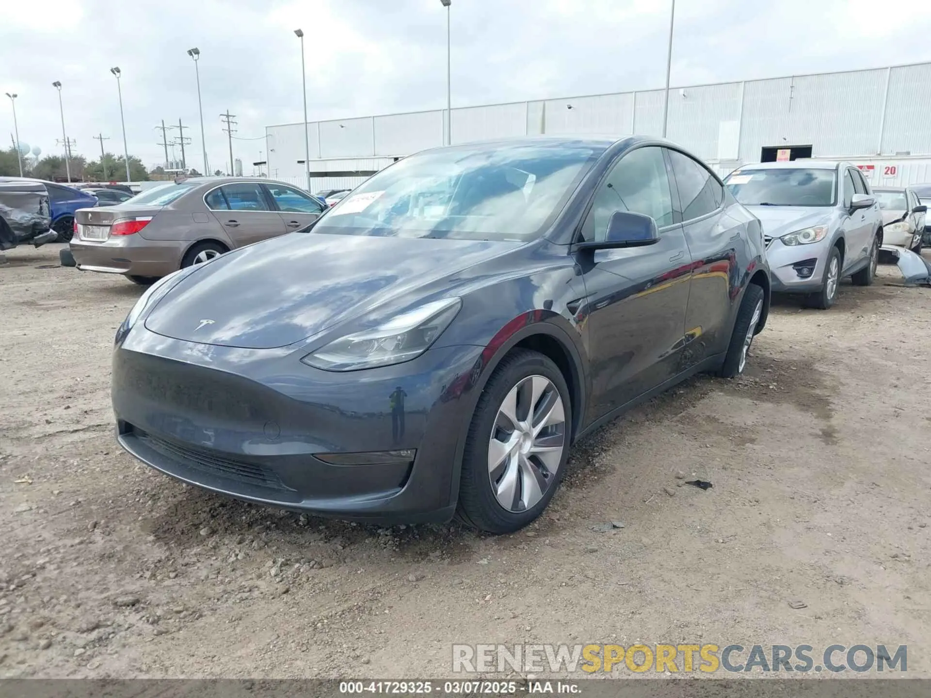 2 Photograph of a damaged car 7SAYGDEE0RA261489 TESLA MODEL Y 2024