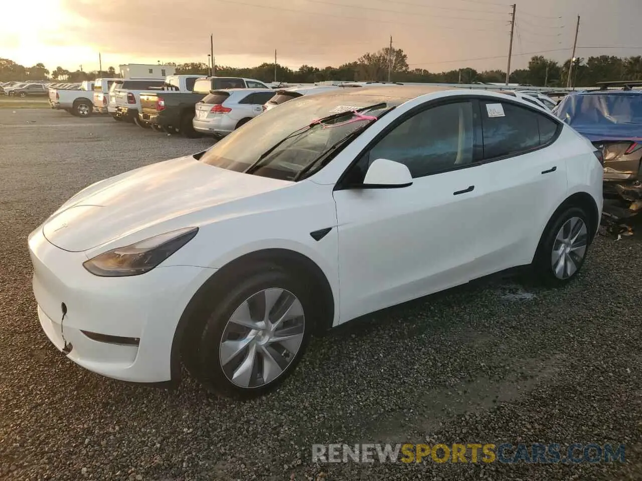 1 Photograph of a damaged car 7SAYGDEE0RA274078 TESLA MODEL Y 2024