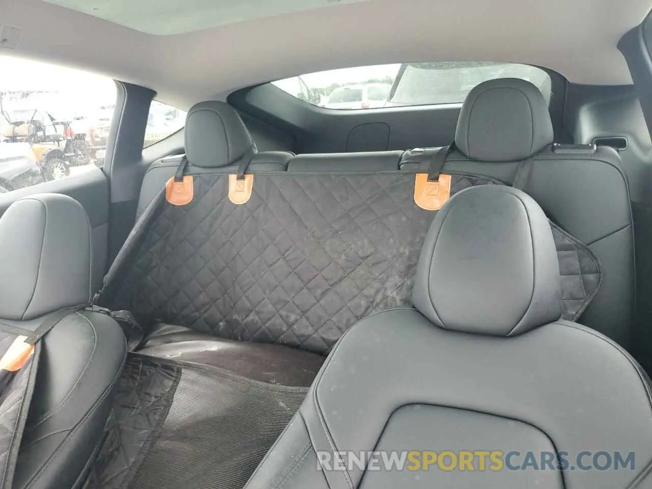 10 Photograph of a damaged car 7SAYGDEE0RA274078 TESLA MODEL Y 2024
