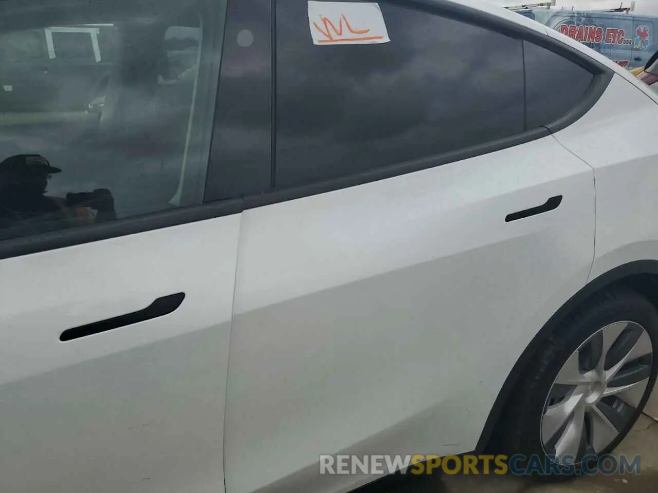 13 Photograph of a damaged car 7SAYGDEE0RA274078 TESLA MODEL Y 2024